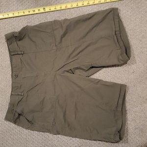 NEW Chico's brand Olive Shorts. Sz 1.5